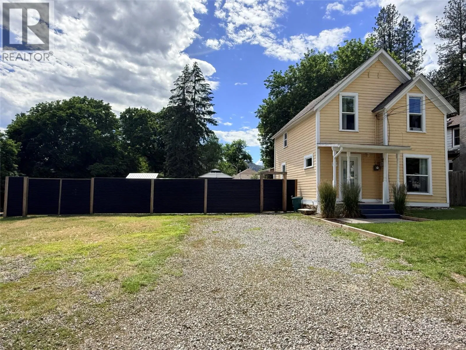 Photo 4 of 47 at 7577 4th Street