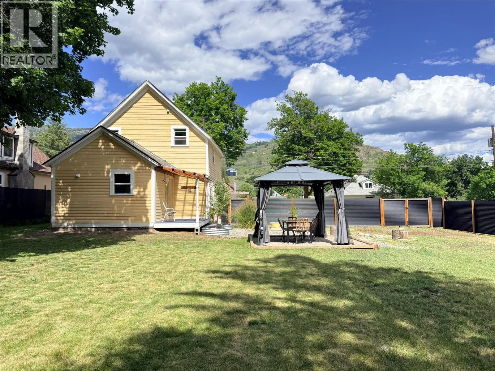 Photo 5 of 47 at 7577 4th Street
