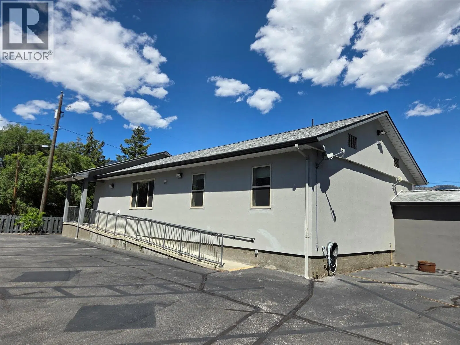 Photo 3 of 44 at 421 9th Avenue