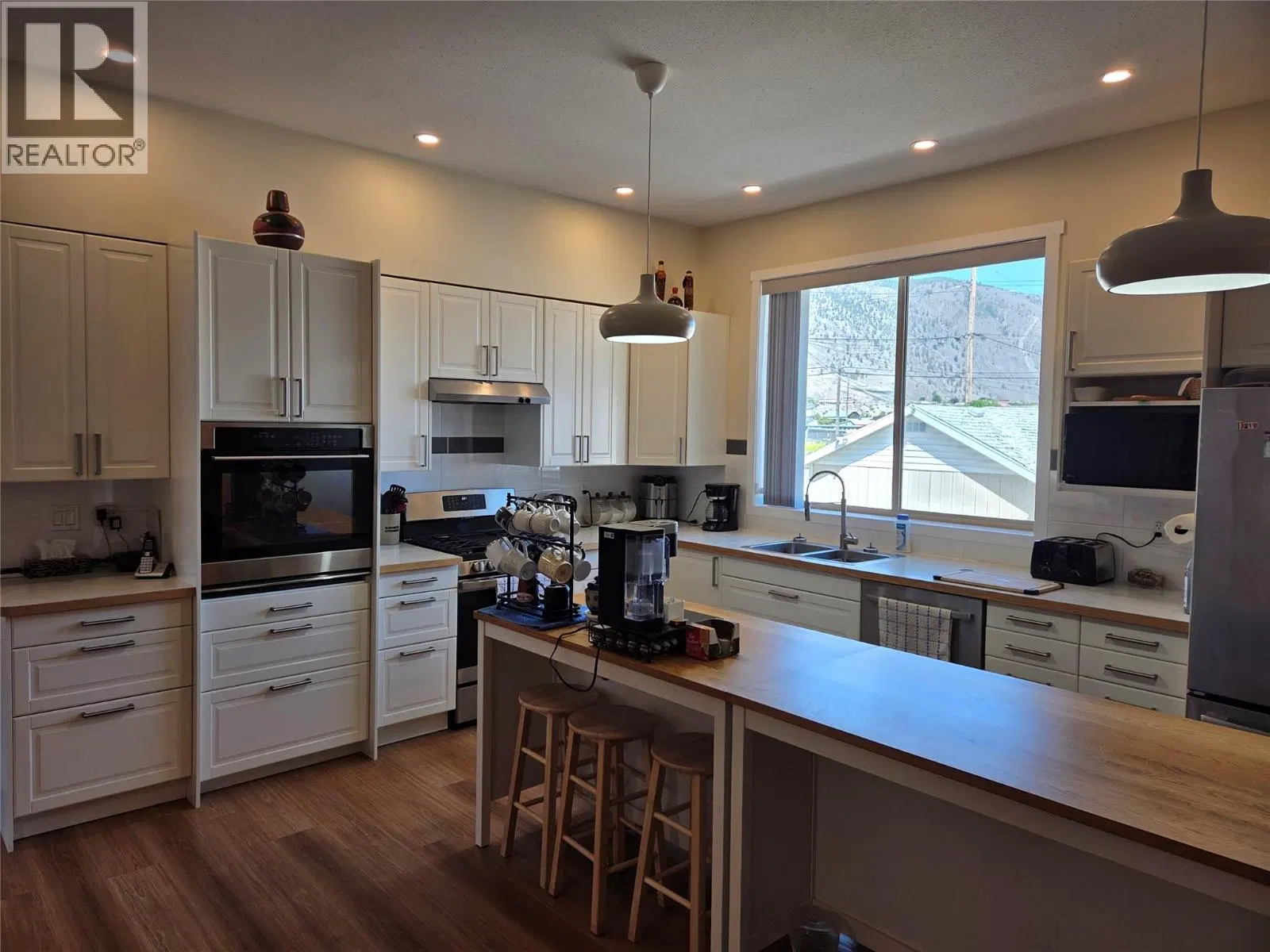Photo 5 of 44 at 421 9th Avenue
