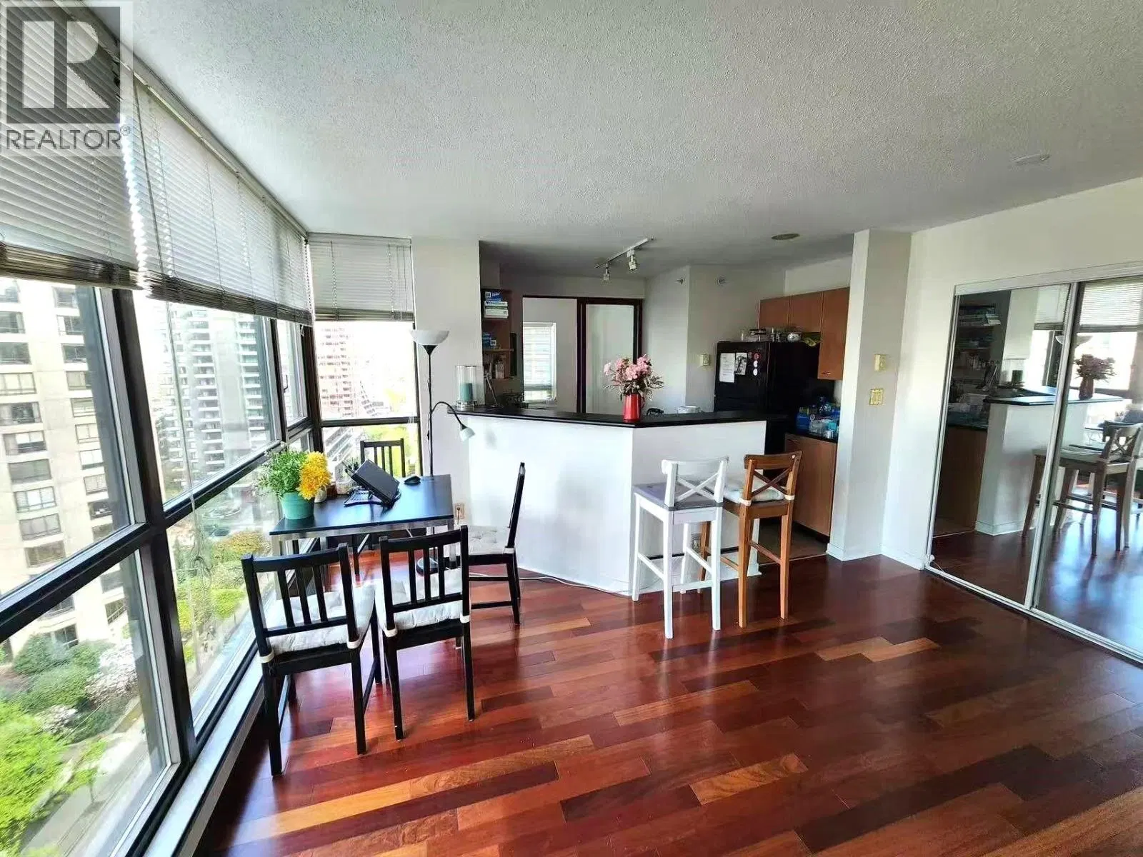 Photo 2 of 11 at #1208 – 1331 ALBERNI Street