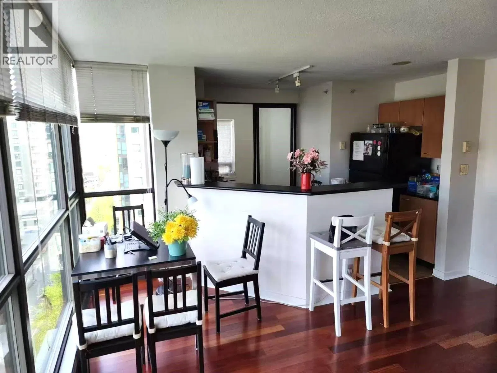 Photo 4 of 11 at #1208 – 1331 ALBERNI Street