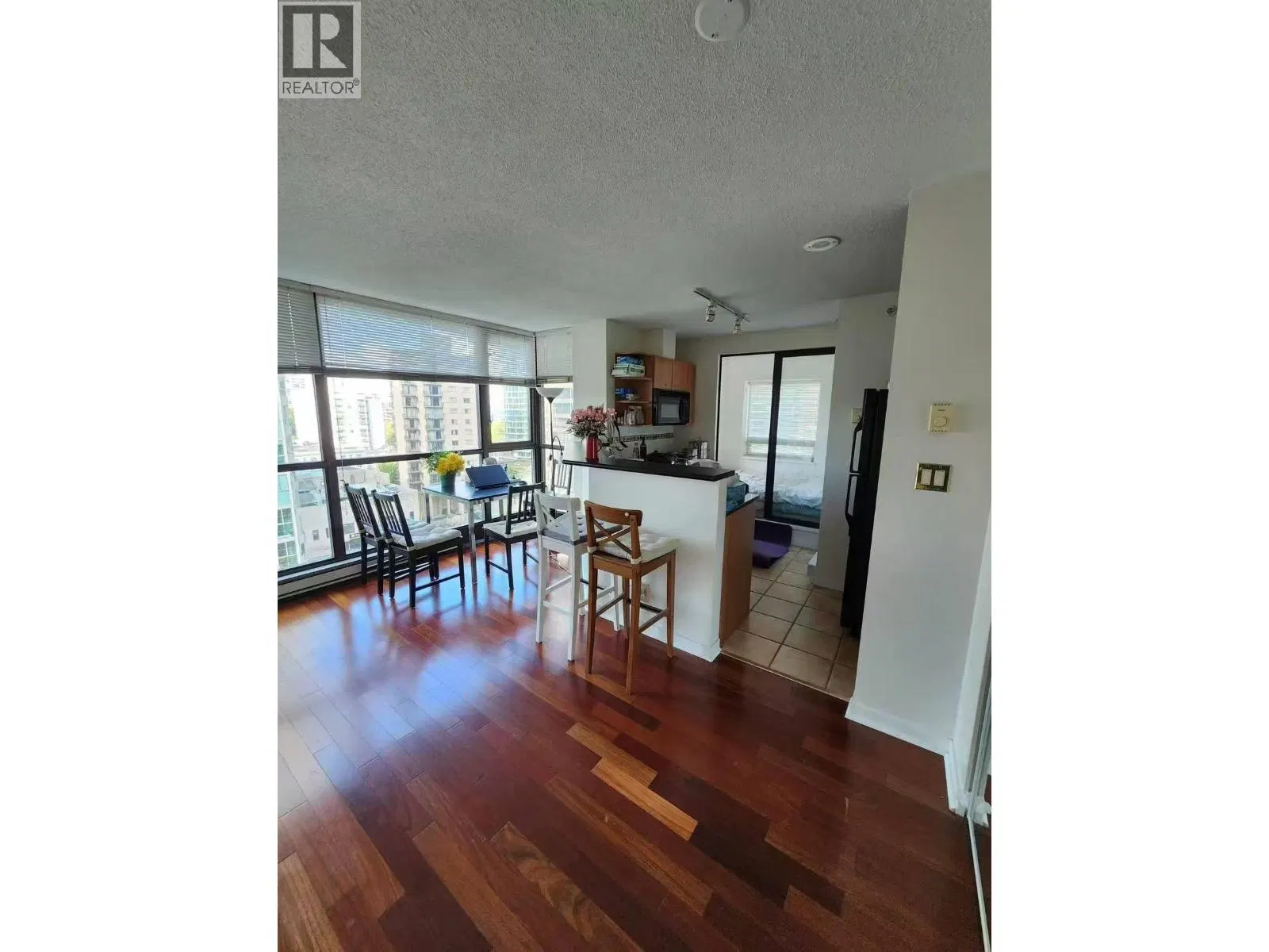 Photo 5 of 11 at #1208 – 1331 ALBERNI Street