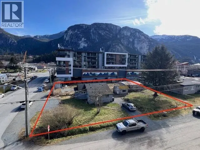 #1358 – 1362 1366 MAIN Street
