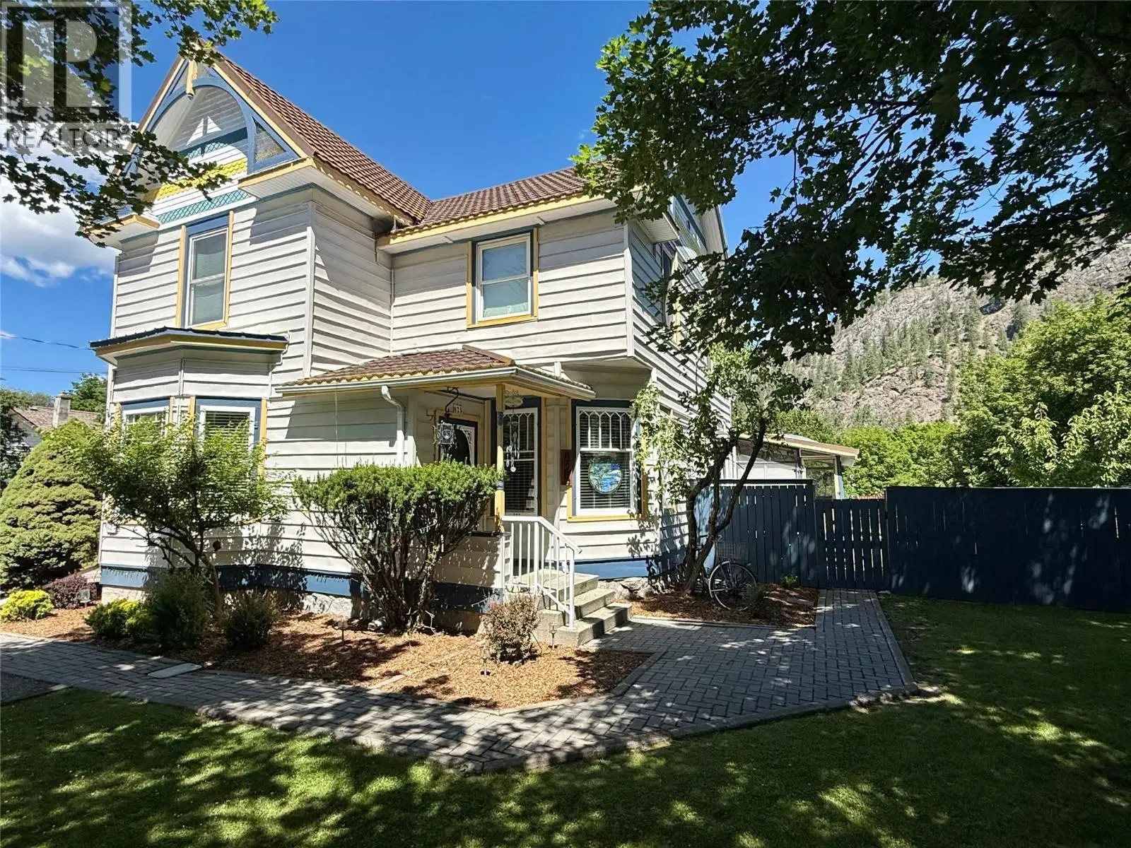 825 Central Avenue