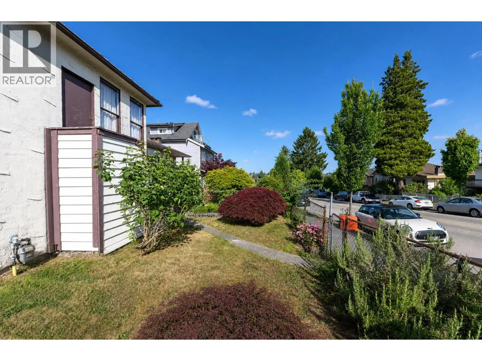 Photo 3 of 15 at 2354 East 33RD Avenue