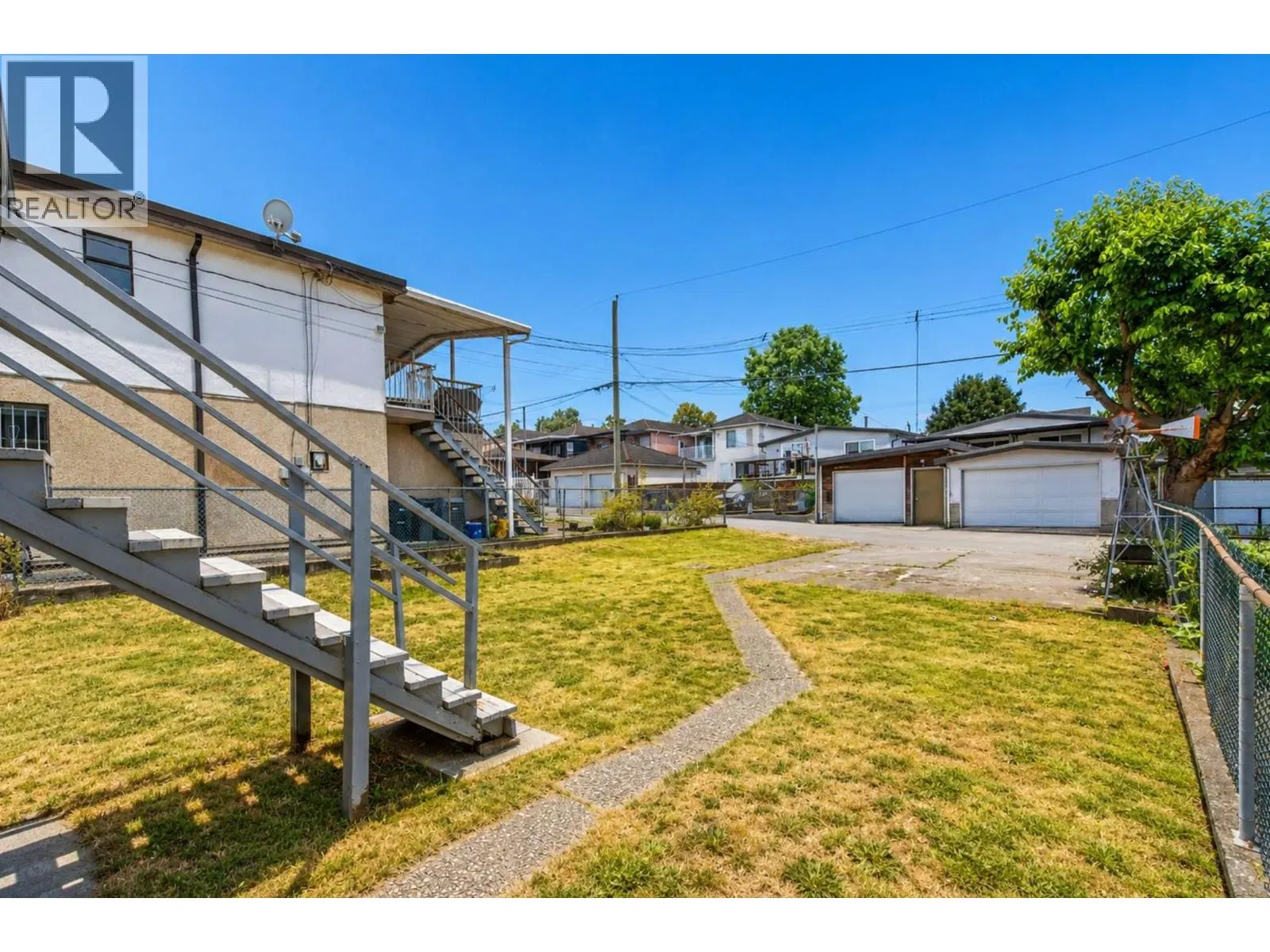 Photo 4 of 15 at 2354 East 33RD Avenue