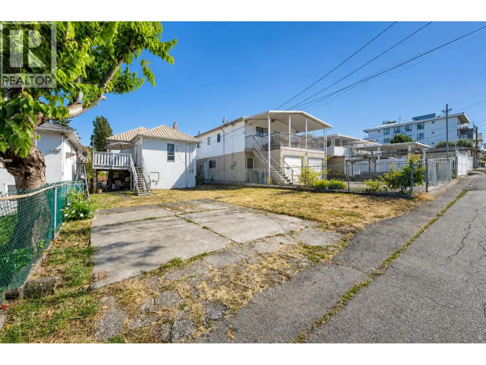 Photo 5 of 15 at 2354 East 33RD Avenue