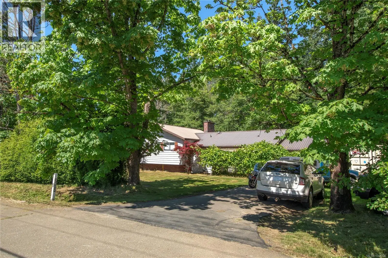 7602 Island Highway