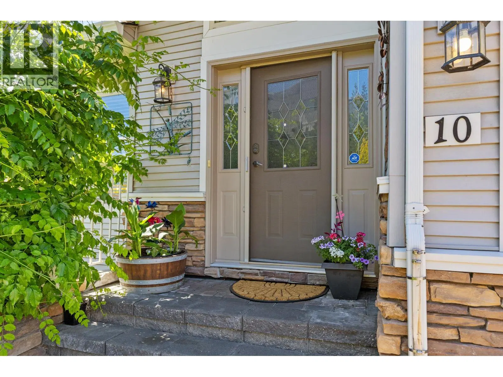 Photo 3 of 53 at #10 – 2100 Boucherie Road