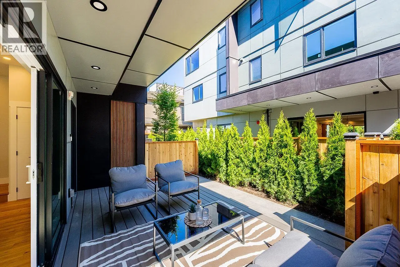 Photo 3 of 32 at #1 – 678 East 22ND Avenue