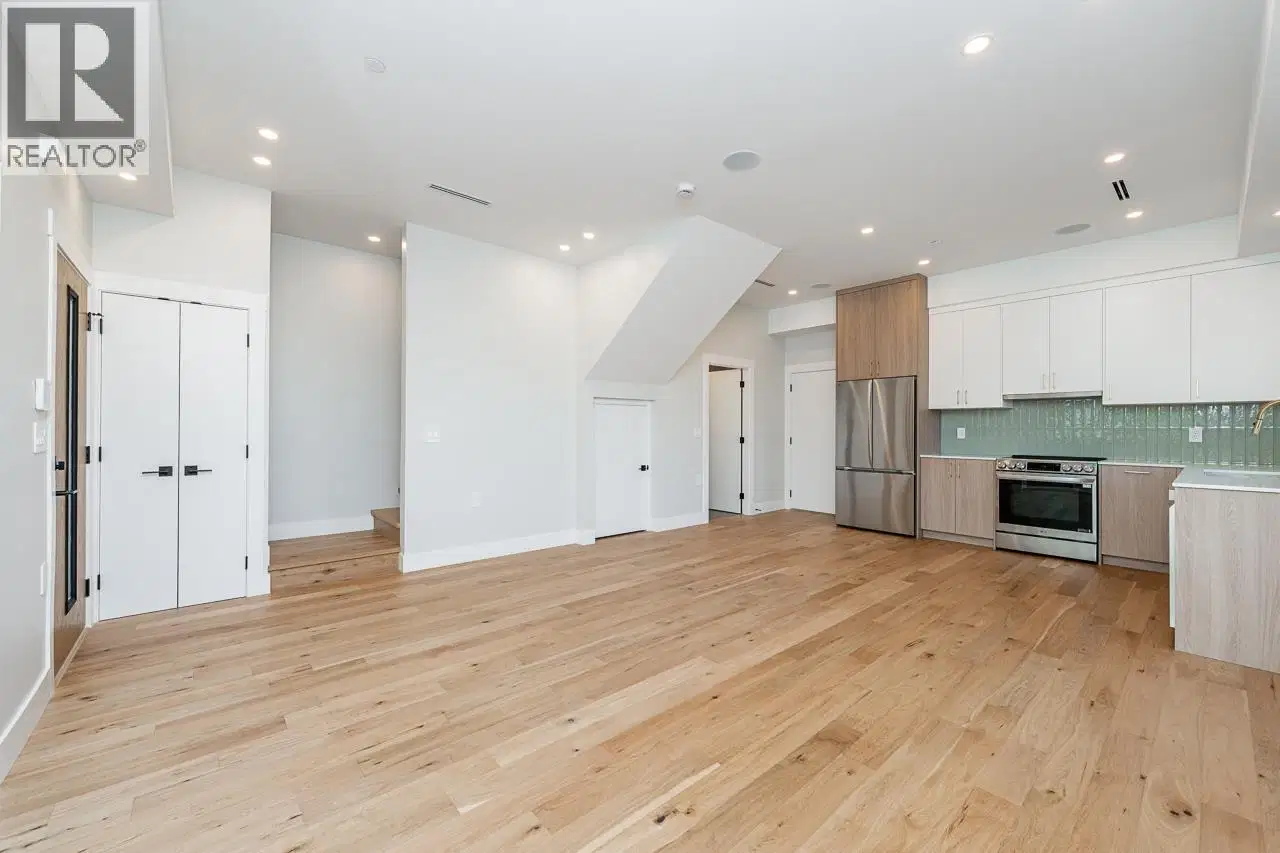 #2 – 678 22ND Avenue