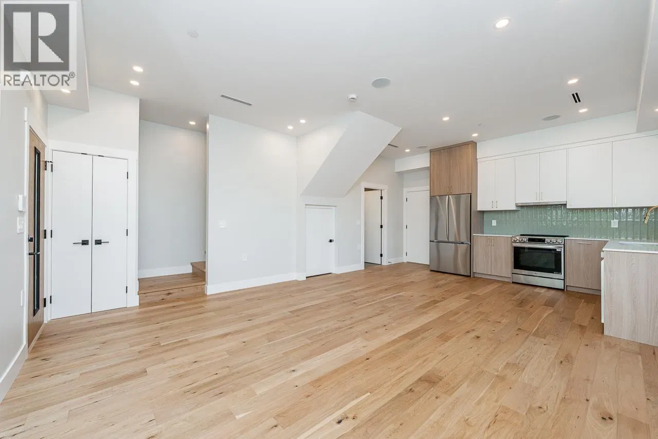 #2 – 678 22ND Avenue