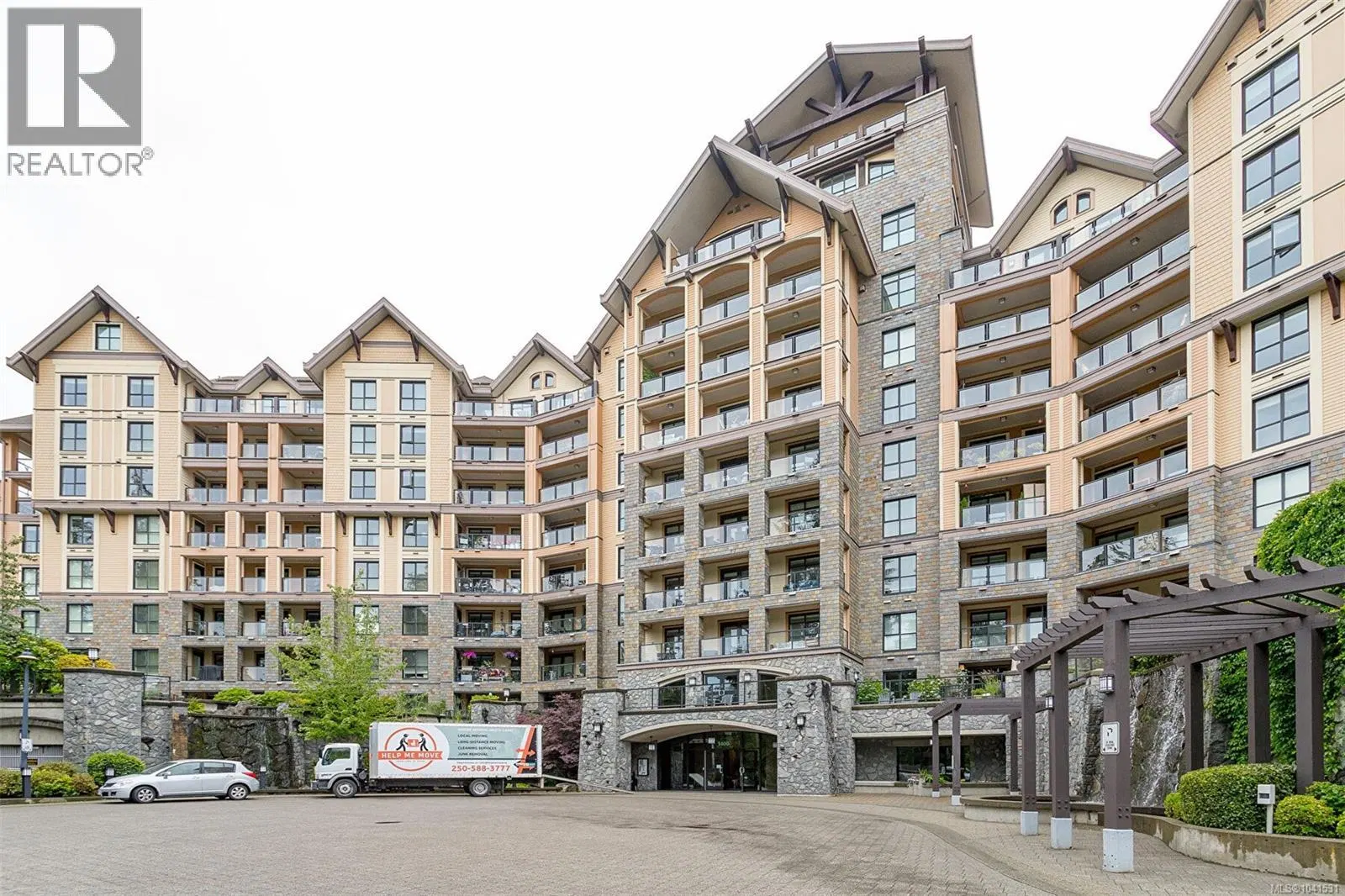 #524 – 1400 LYNBURNE Place