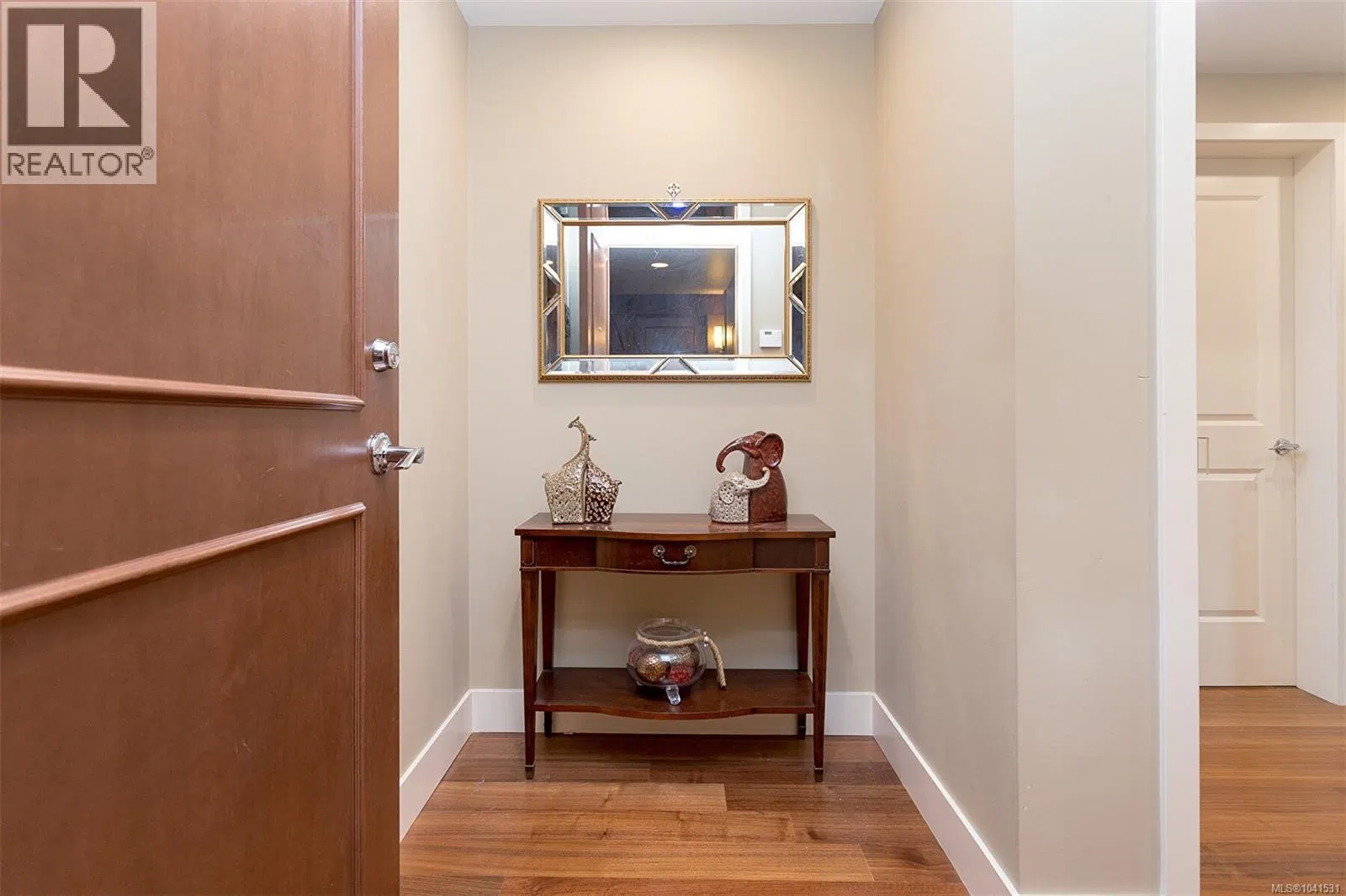 Photo 5 of 42 at #524 – 1400 LYNBURNE Place