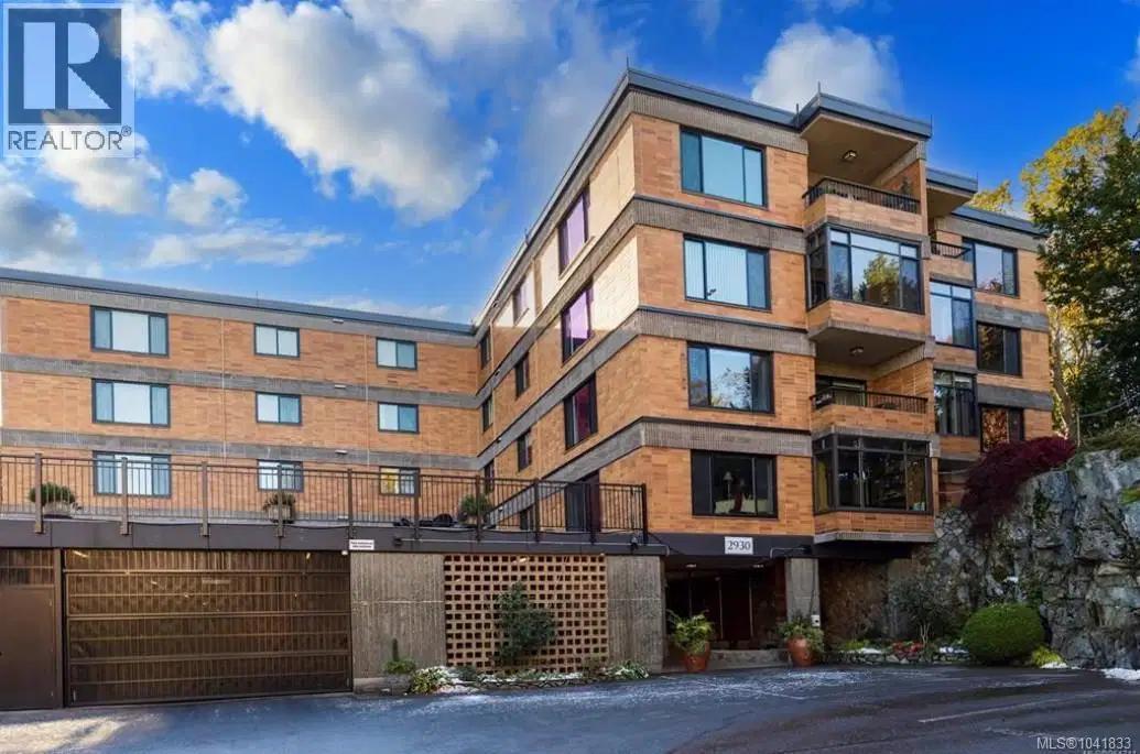 #301 – 2930 Cook Street