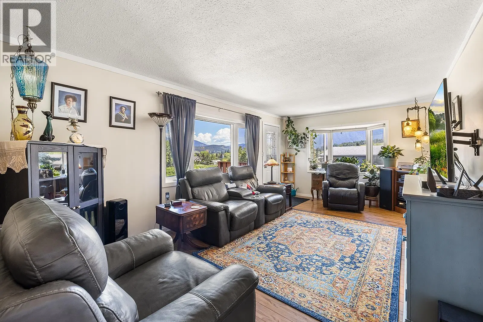 Photo 4 of 35 at 2110 Connel Road