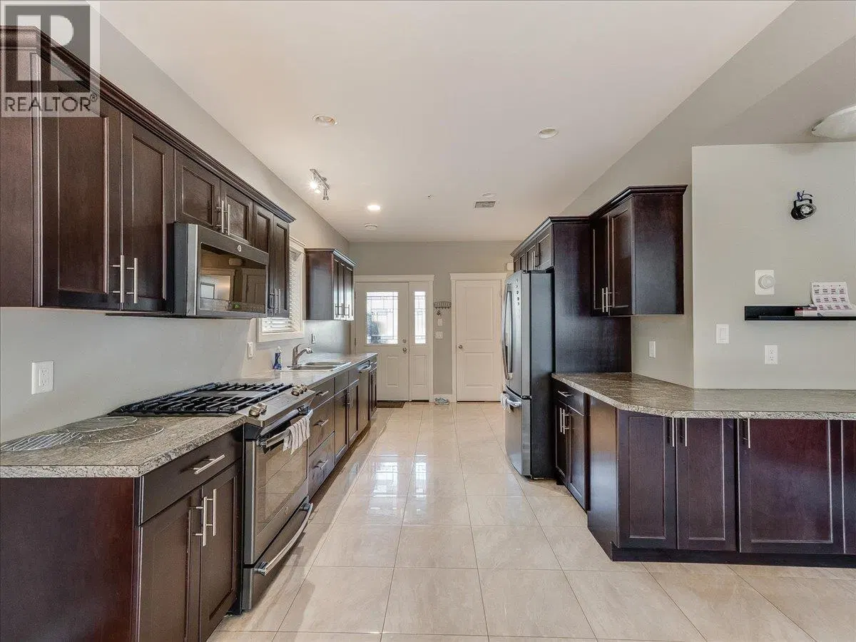 Photo 1 of 53 at #6 – 625 11TH Avenue