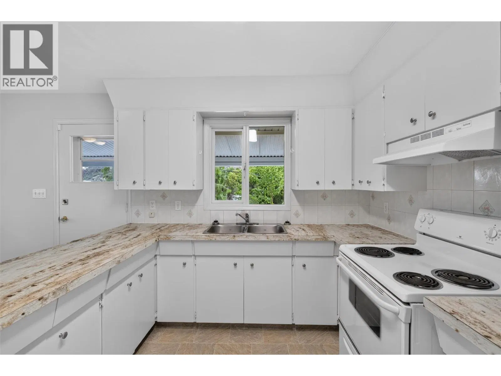Photo 4 of 64 at 3802 36 Street