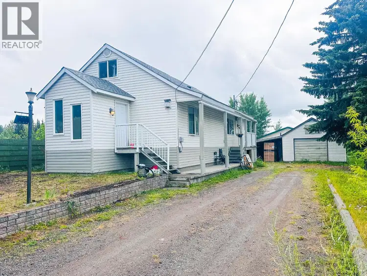 216 3RD Avenue