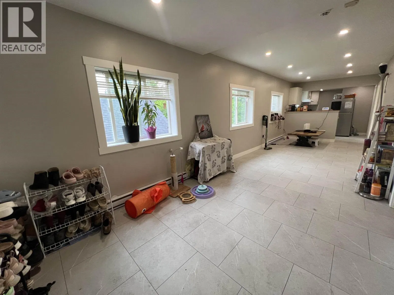 Photo 5 of 9 at 215 9TH Avenue