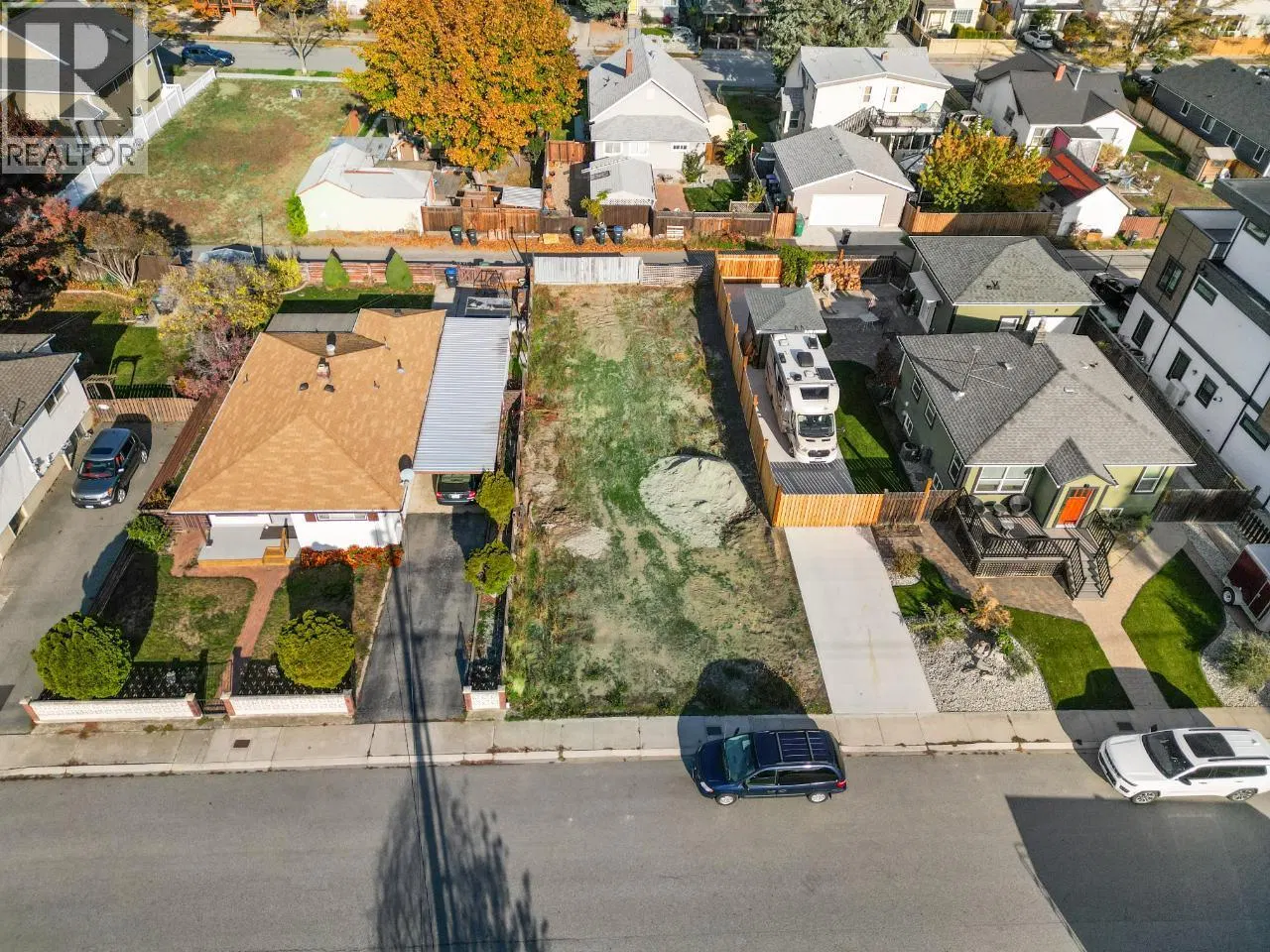 Photo 3 of 10 at 515 Heales Avenue