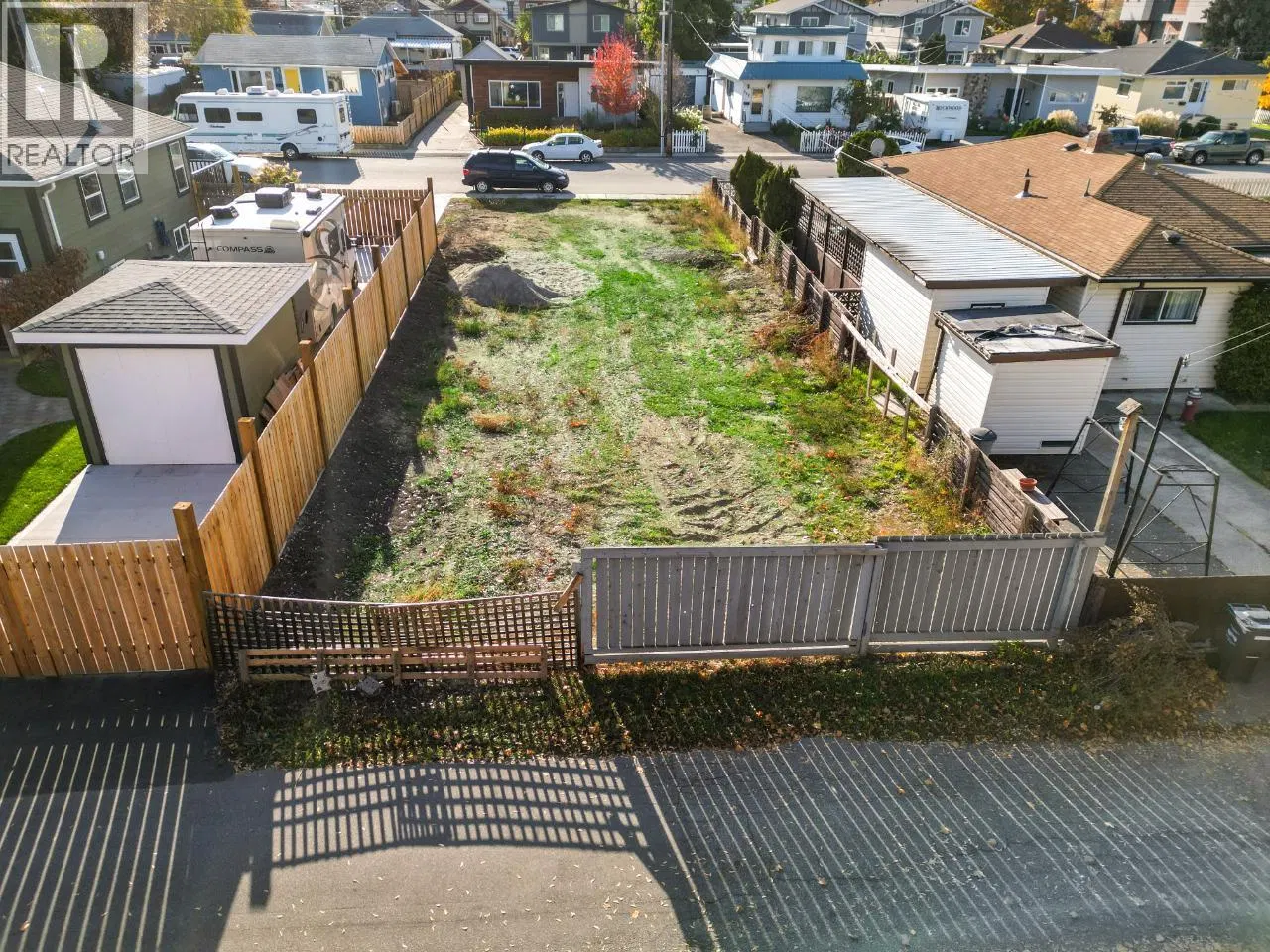Photo 5 of 10 at 515 Heales Avenue