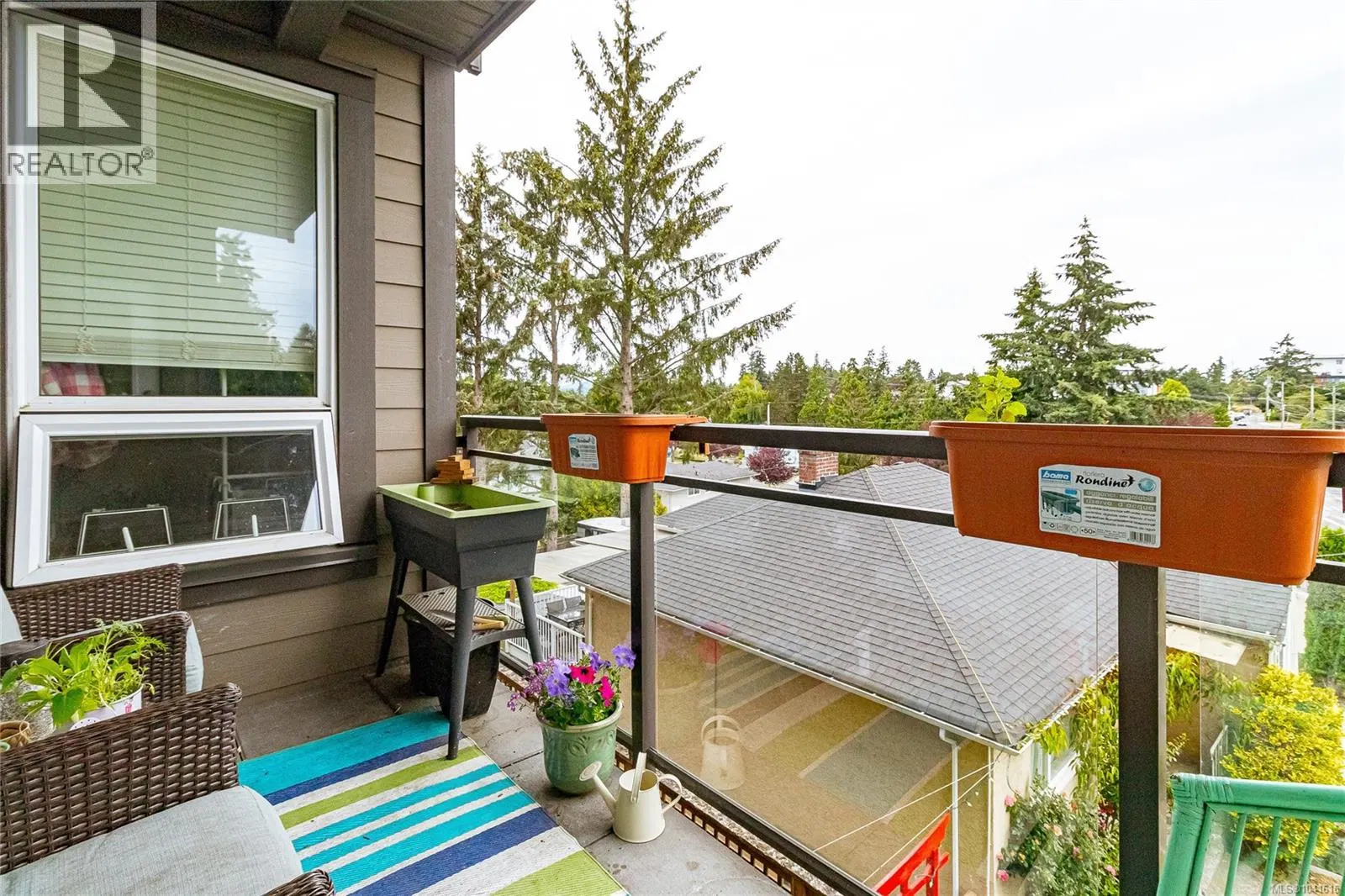 Photo 2 of 25 at #203 – 1008 Tillicum Road