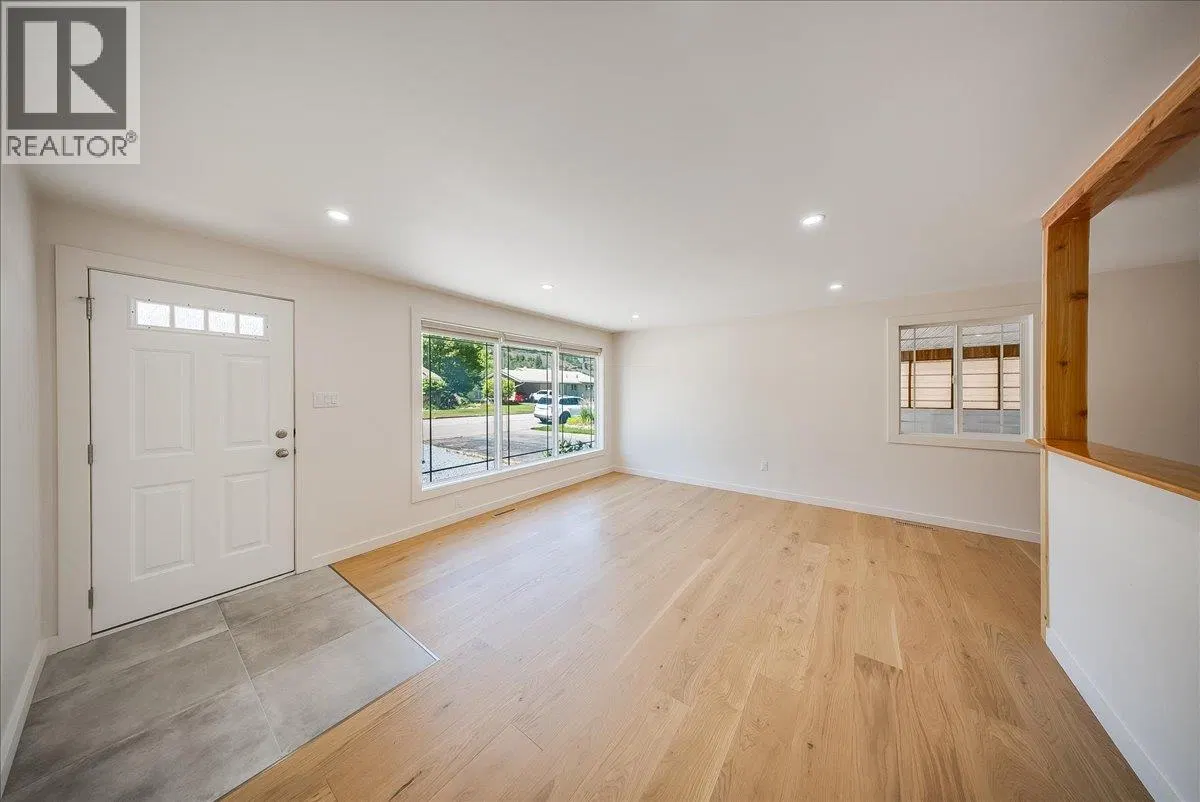Photo 4 of 44 at 53 Hazlewood Drive