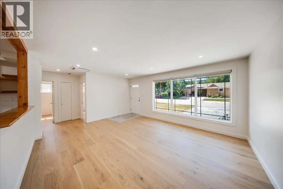 Photo 5 of 44 at 53 Hazlewood Drive