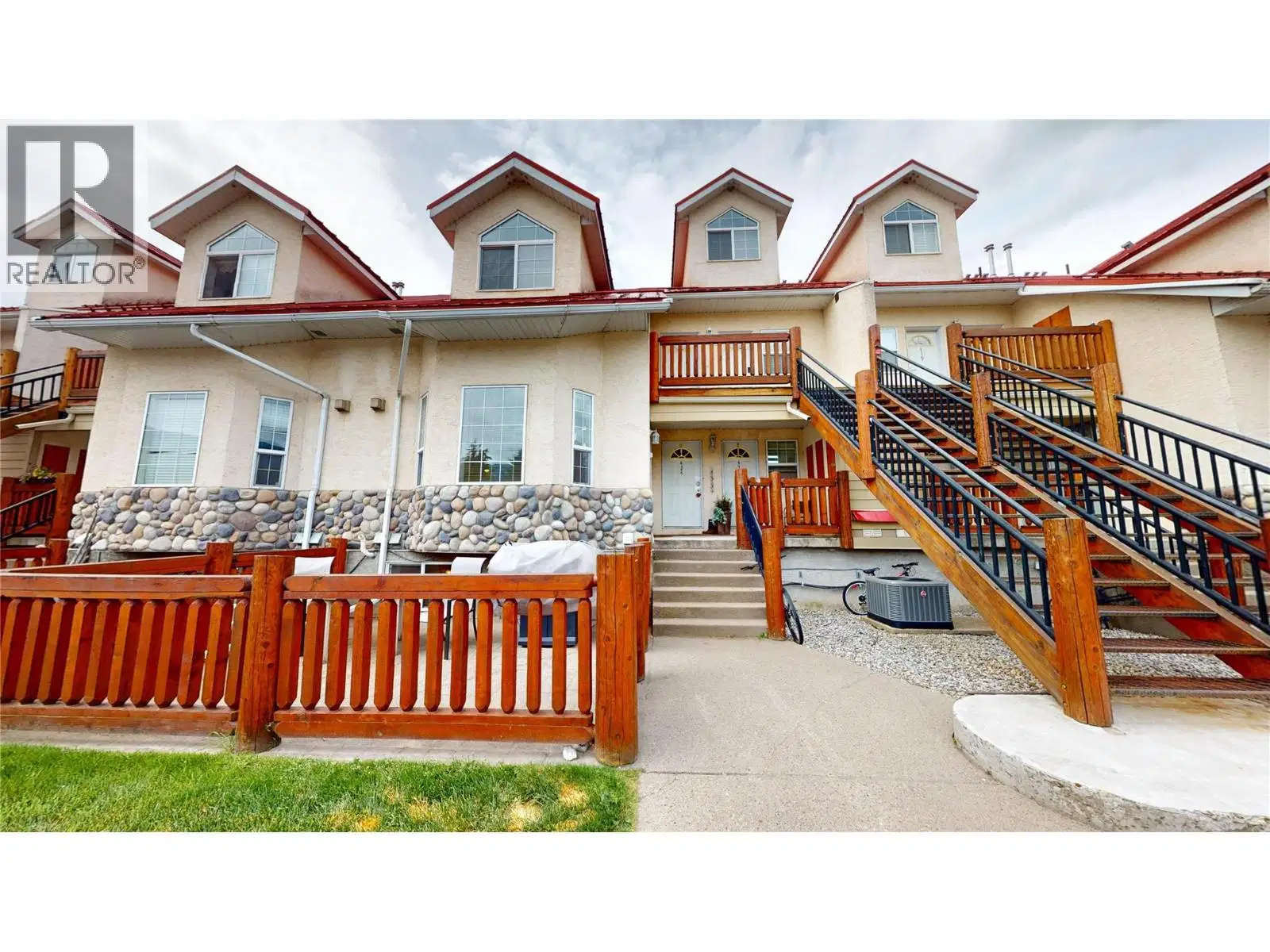 #426 – 400 Riverside Way