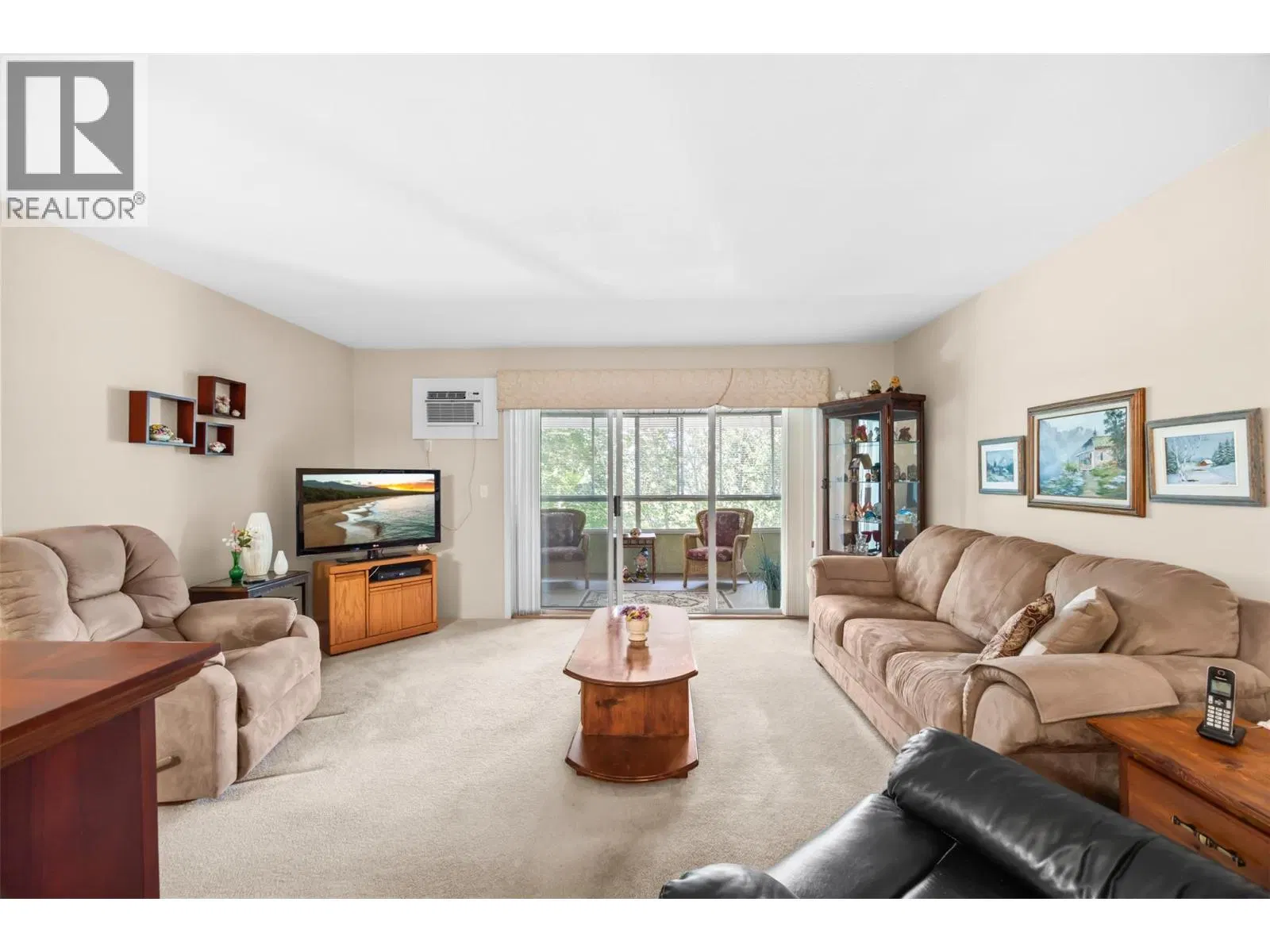 Photo 4 of 26 at #408 – 780 Houghton Road