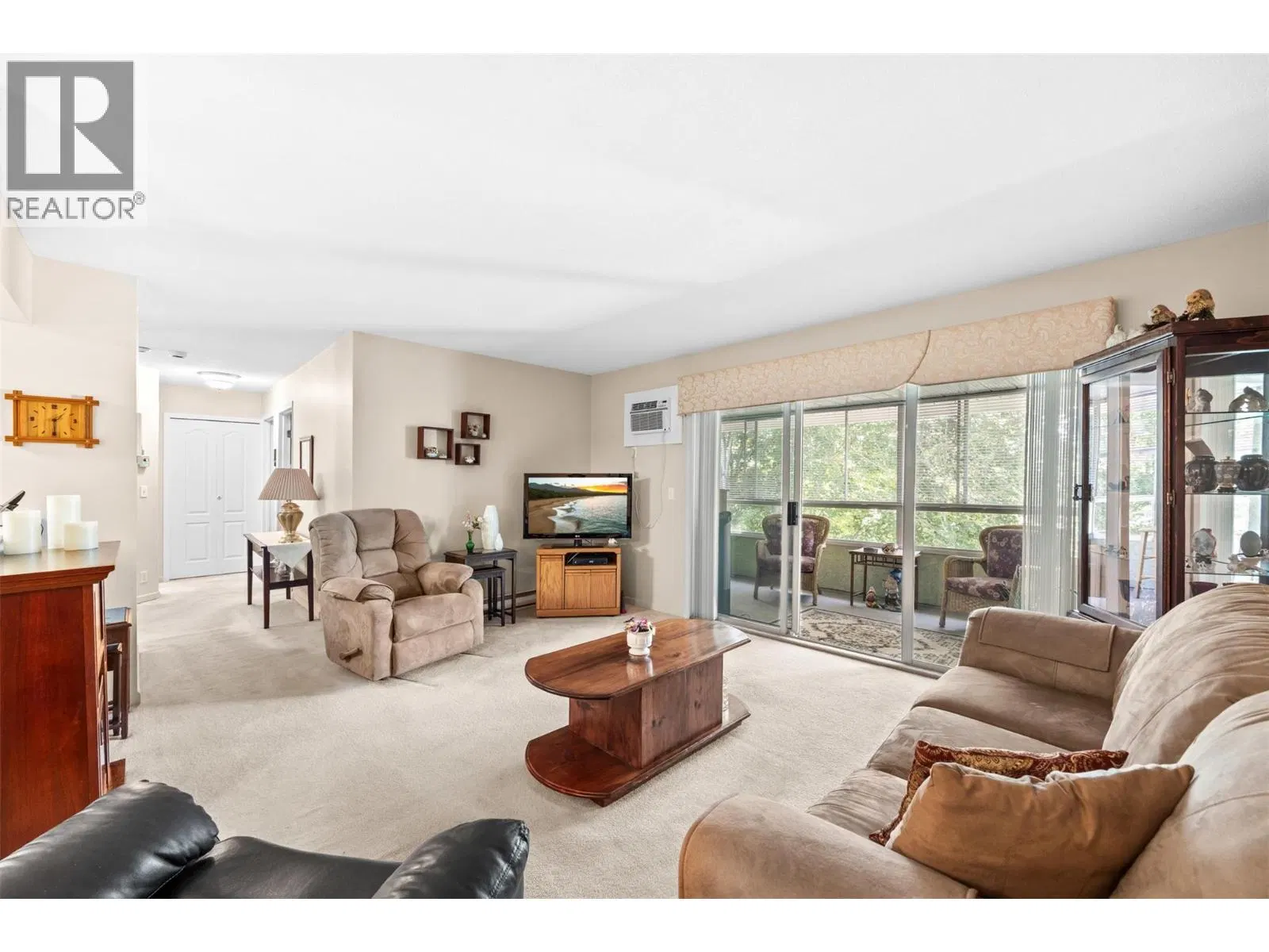 Photo 5 of 26 at #408 – 780 Houghton Road