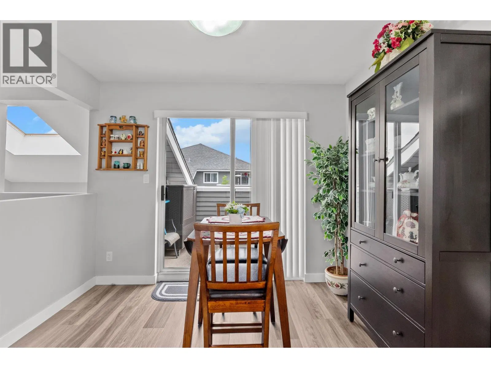 Photo 5 of 37 at #2 – 6320 48A Avenue