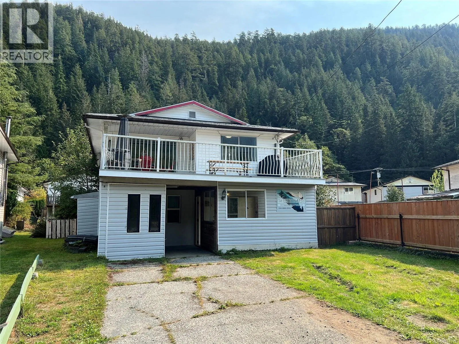 Photo 1 of 33 at 537 Maquinna Drive