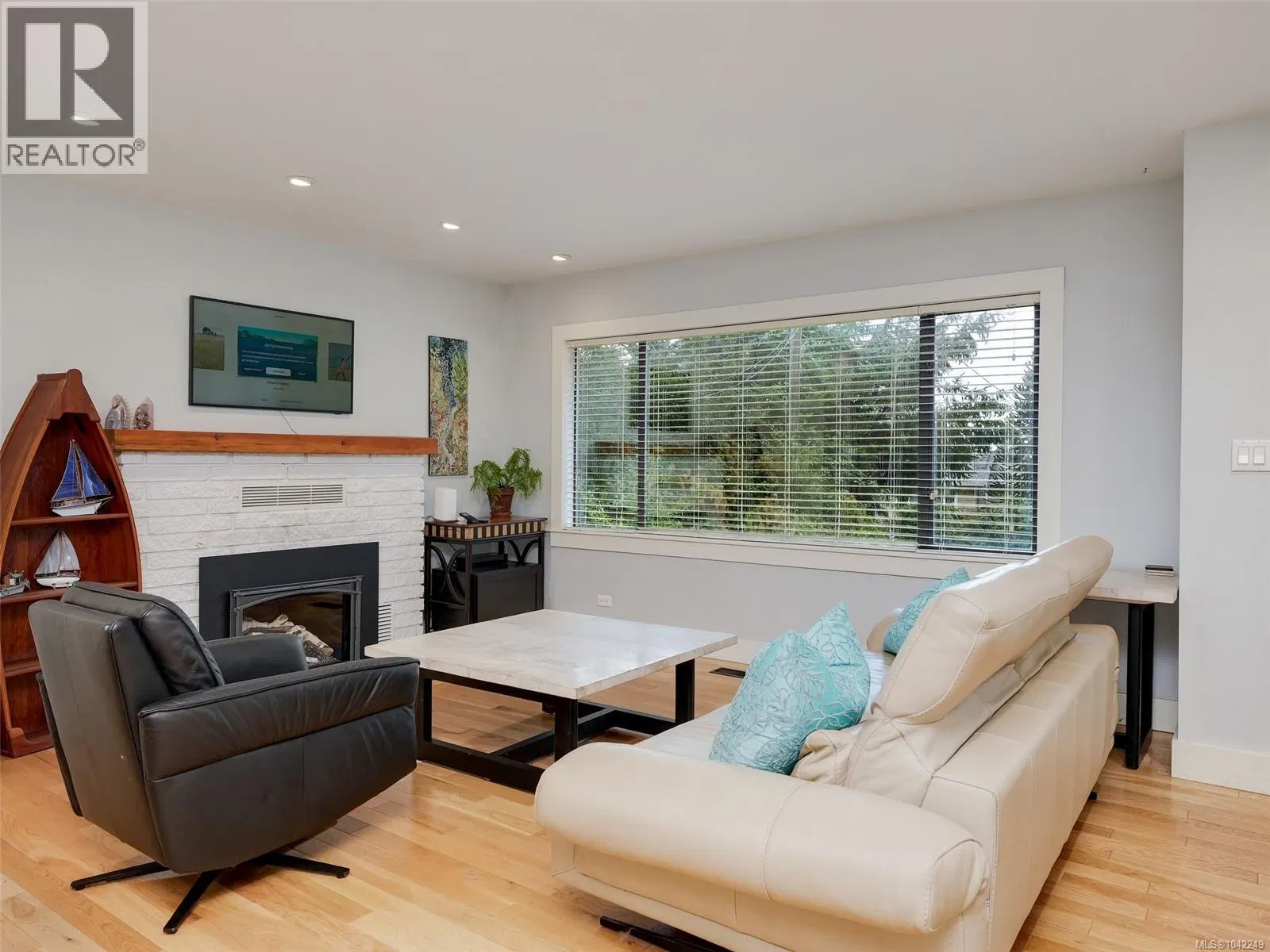 Photo 4 of 30 at 8508 Ebor Terrace
