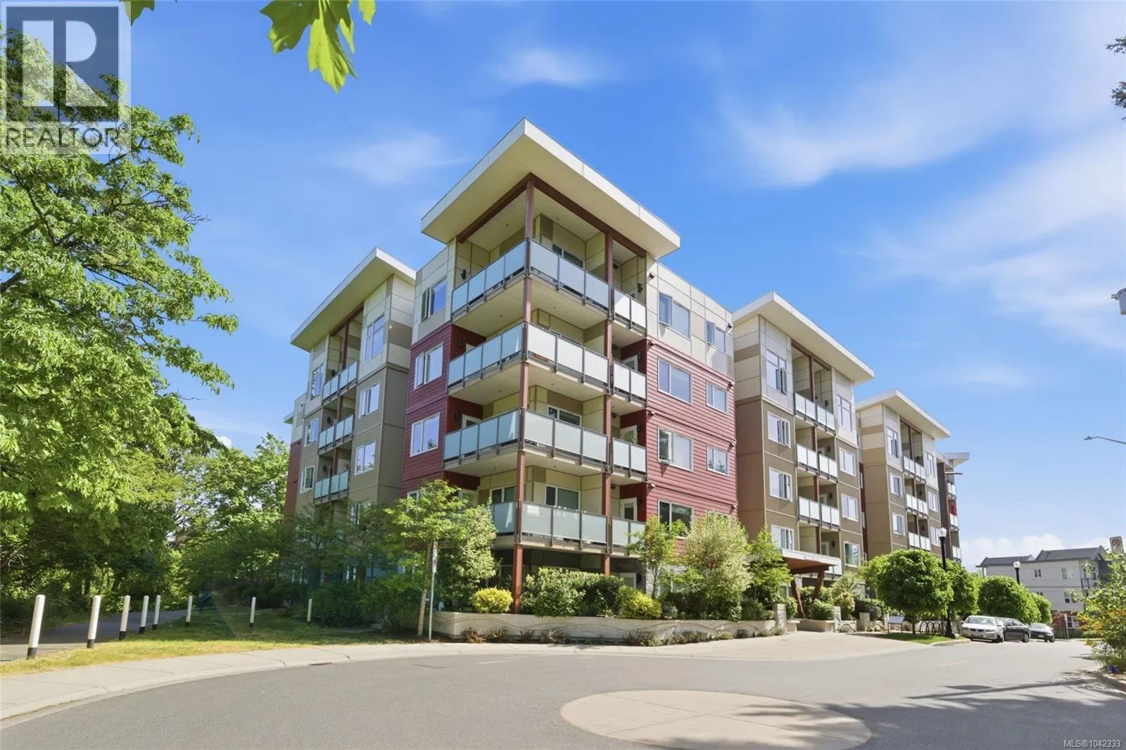 Photo 3 of 34 at #308 – 20 Barsby Avenue