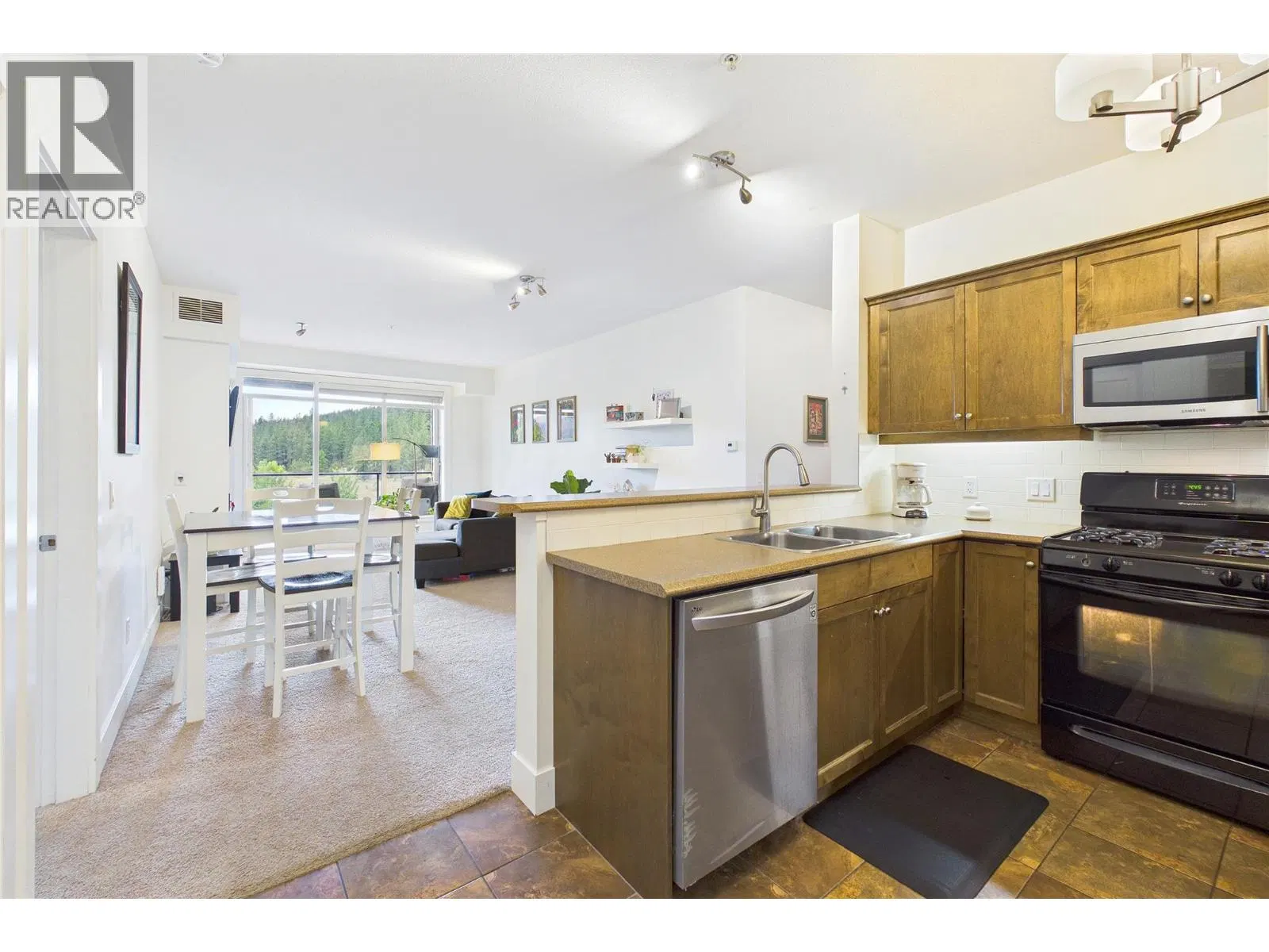 Photo 3 of 42 at #317 – 2532 Shoreline Drive