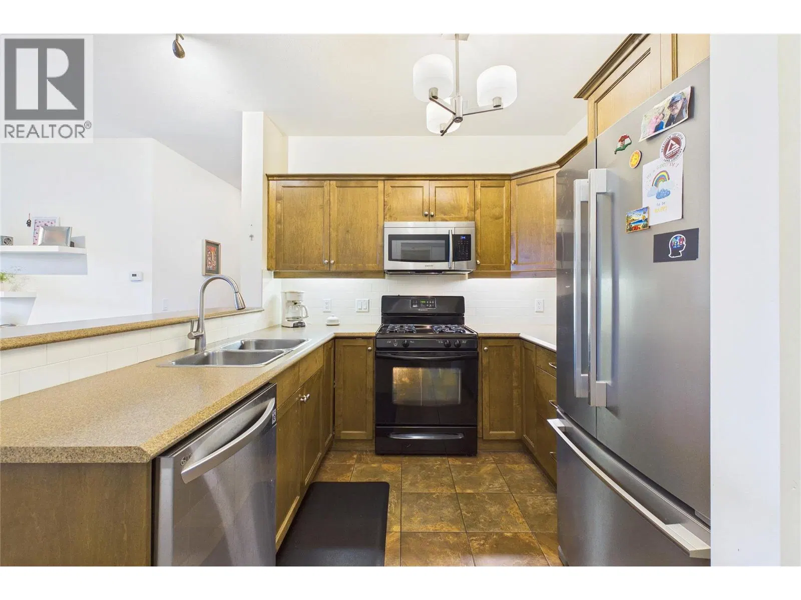 Photo 4 of 42 at #317 – 2532 Shoreline Drive