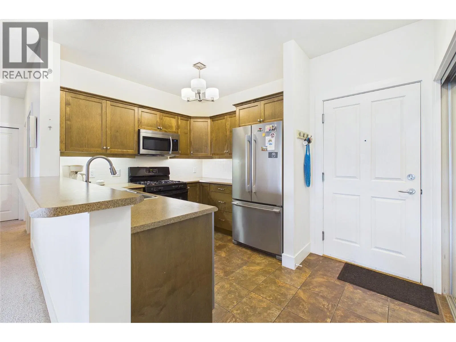 Photo 5 of 42 at #317 – 2532 Shoreline Drive