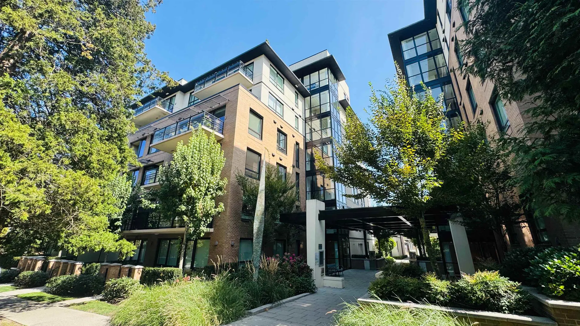 Photo 1 of 23 at #303 – 4408 Cambie Street