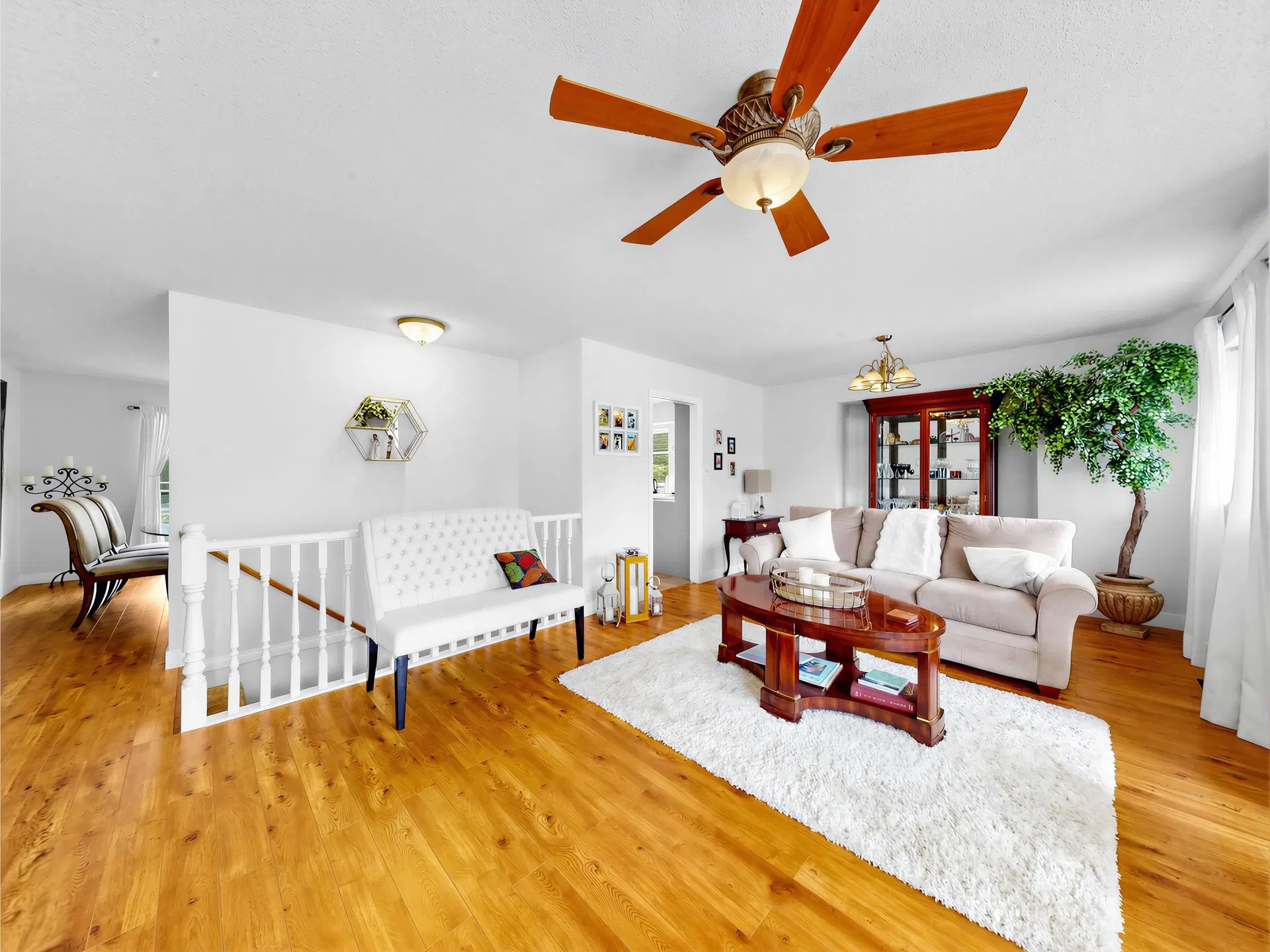 Photo 3 of 27 at 8621 215 Street