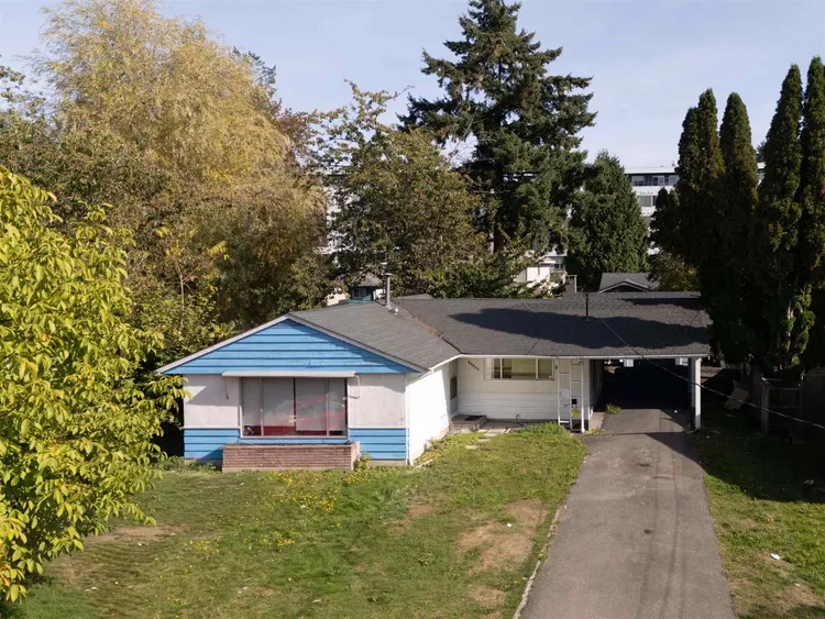 Photo 1 of 9 at 10468 138 Street