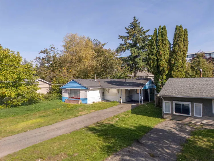Photo 3 of 9 at 10468 138 Street