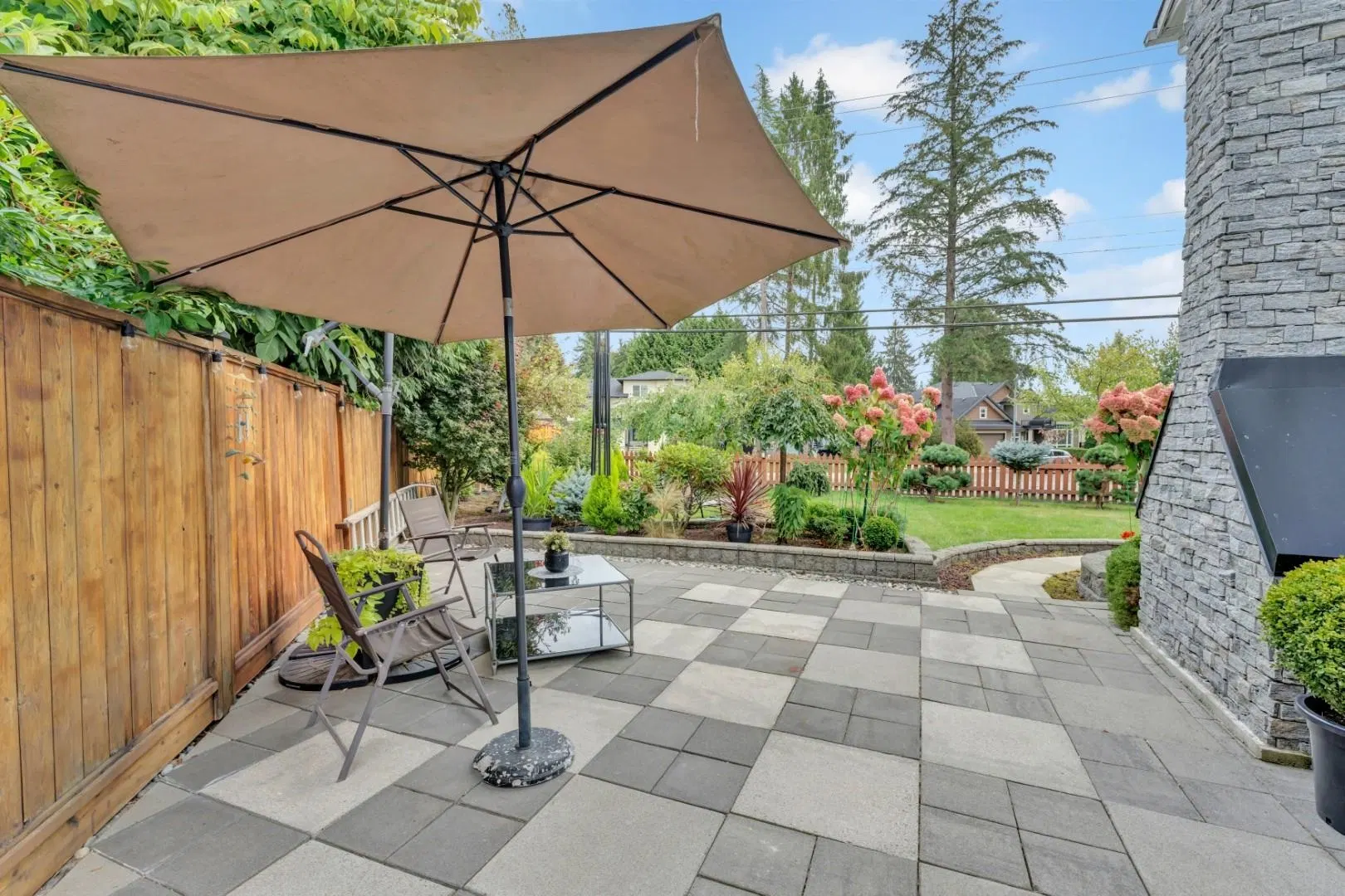 Photo 3 of 38 at 1401 Apel Drive