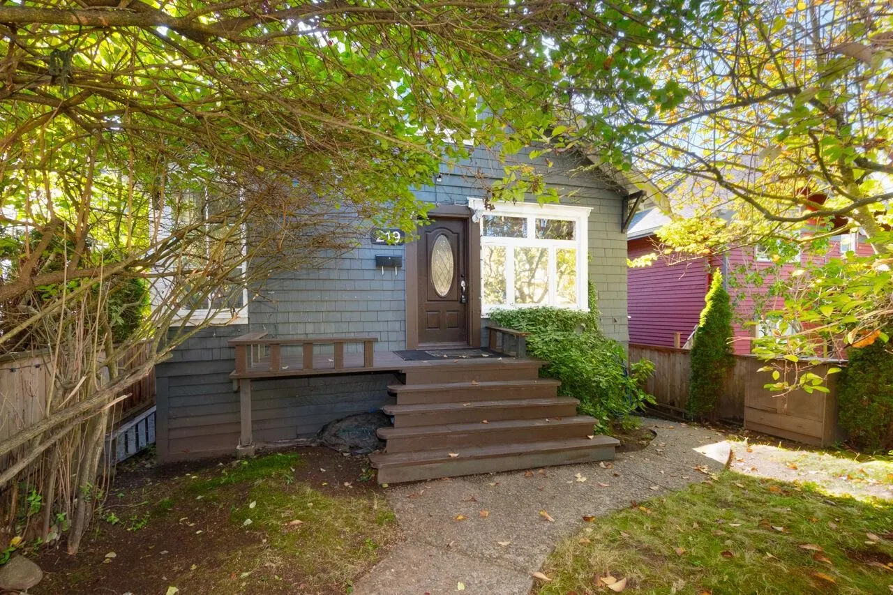 Photo 2 of 28 at 219 E 29th Street