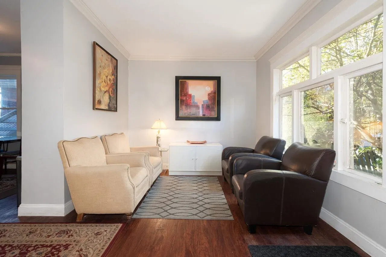 Photo 4 of 28 at 219 E 29th Street