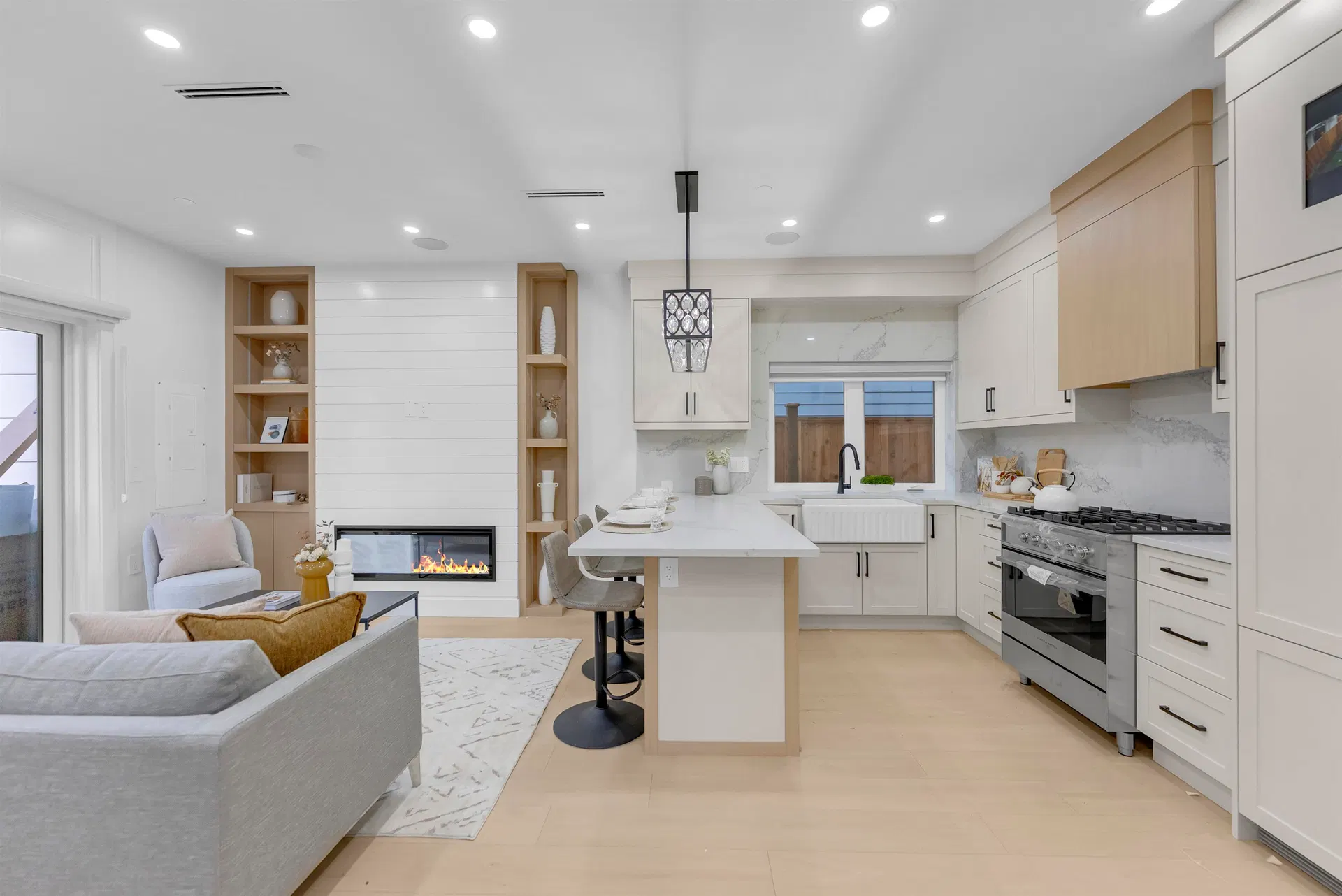 Photo 2 of 40 at #2 – 2888 E 6th Avenue
