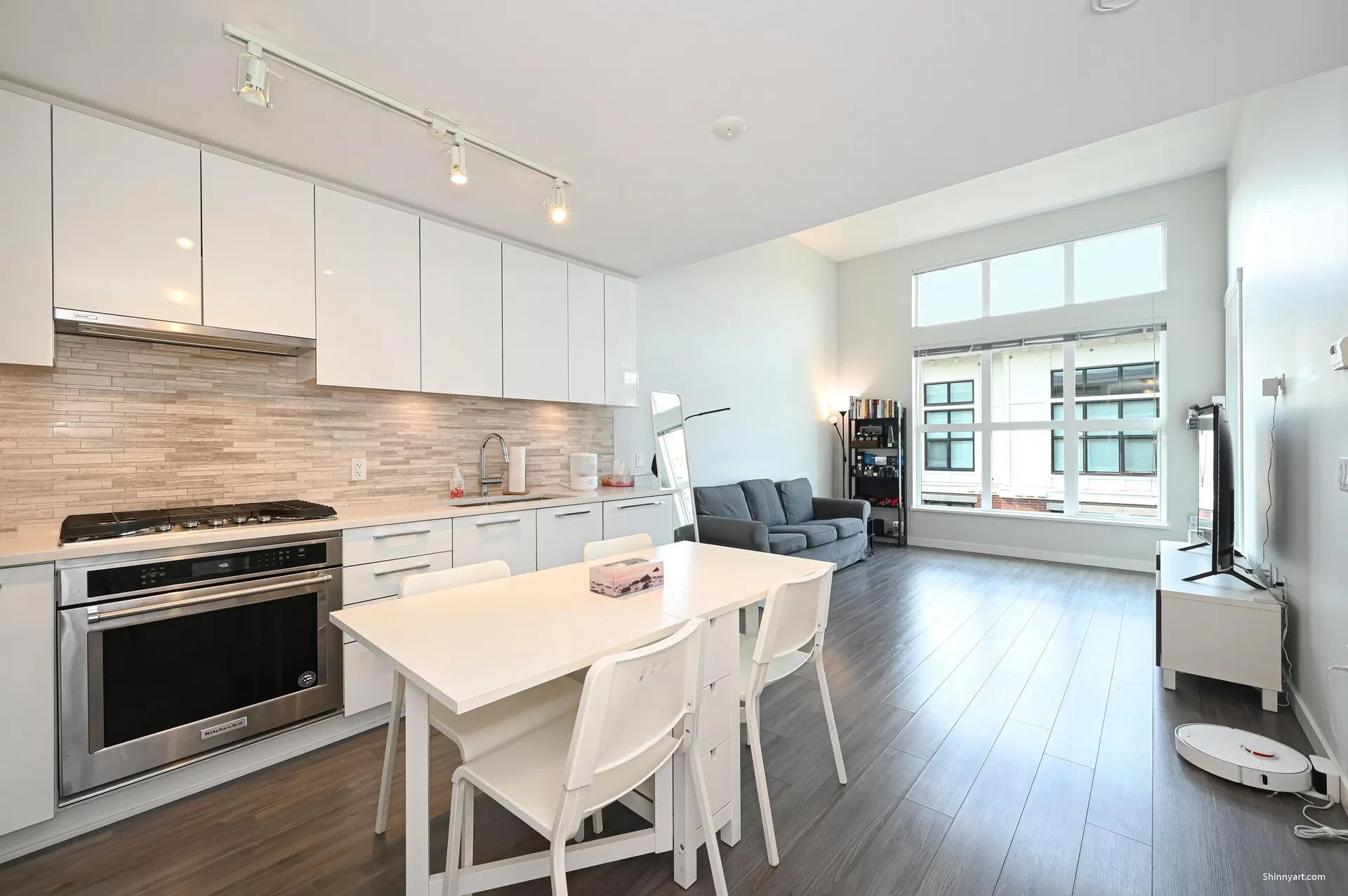 #427 – 9551 Alexandra Road