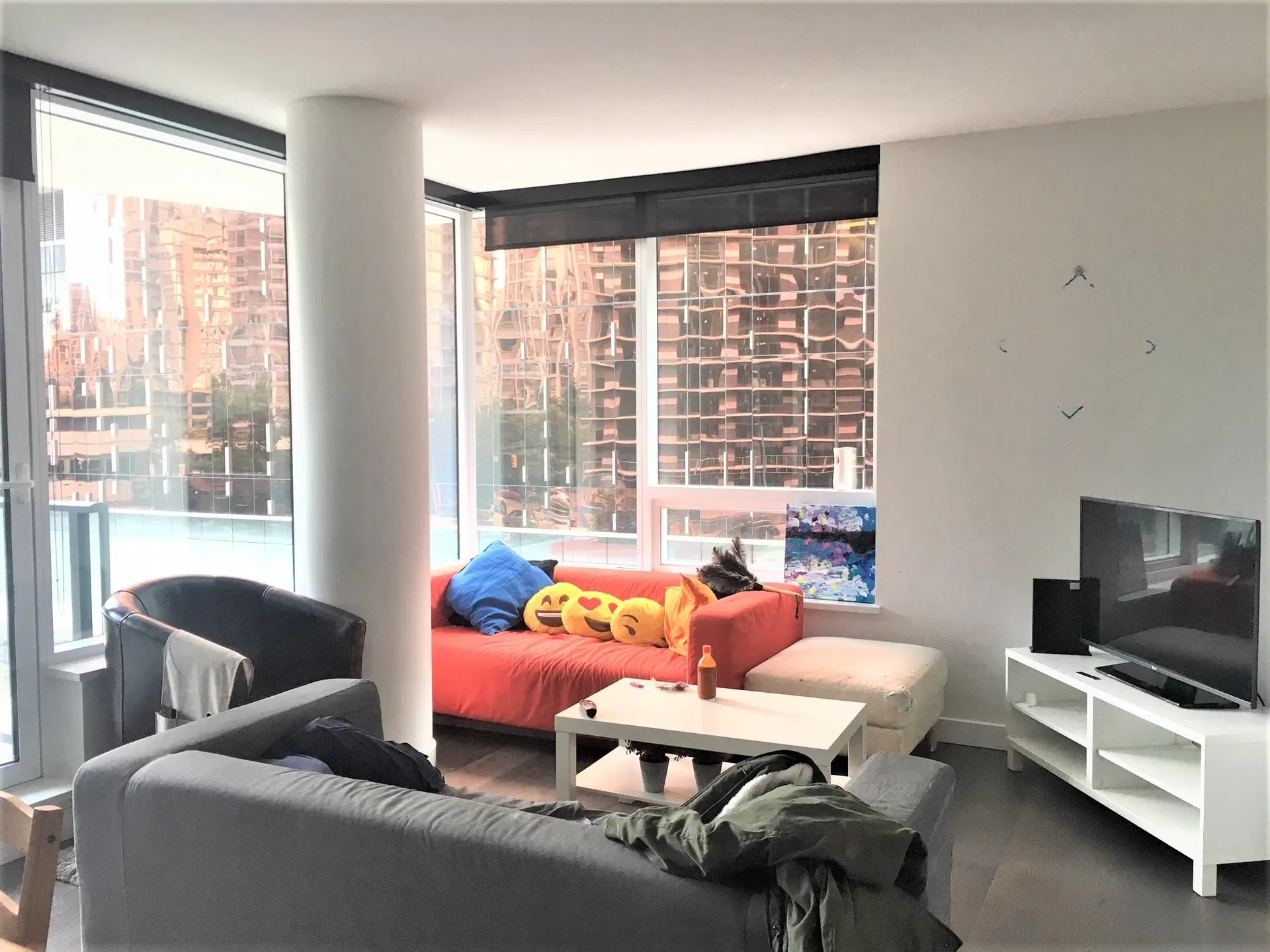 Photo 1 of 20 at #522 – 68 Smithe Street